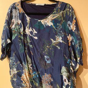 Italian-made Tendenze silk top